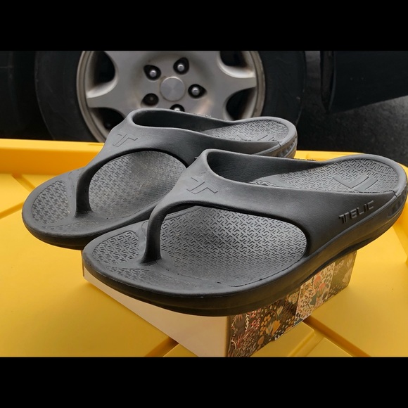 telic | Shoes | Telic Womens Black Rubber Thong Sandals Size 2xl | Poshmark